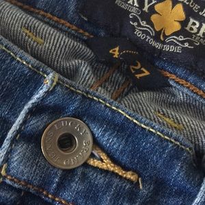 Sweet’N Straight Jeans Size 27 EUC Lucky Brand